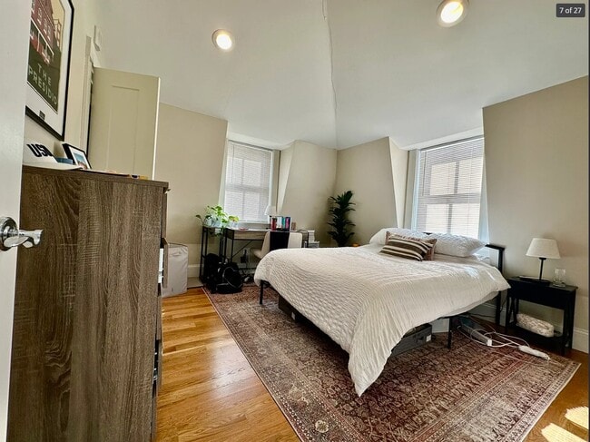 Photo - 470 Green St