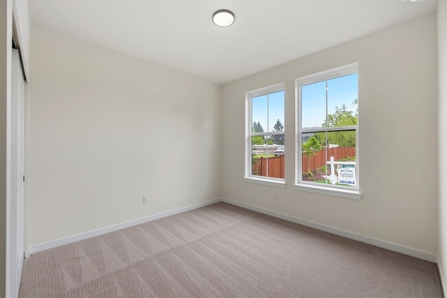 Photo - 745 Prospector Pl