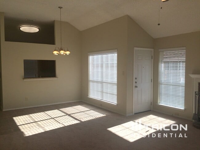 Photo - 1638 Tuley St