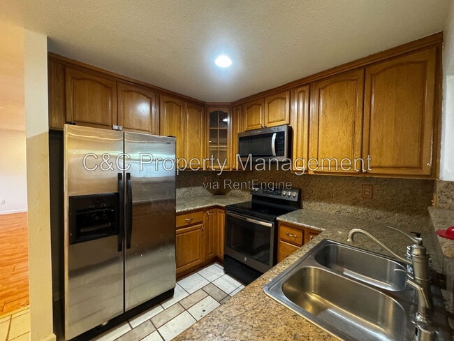 Photo - 286 Frigate Ct