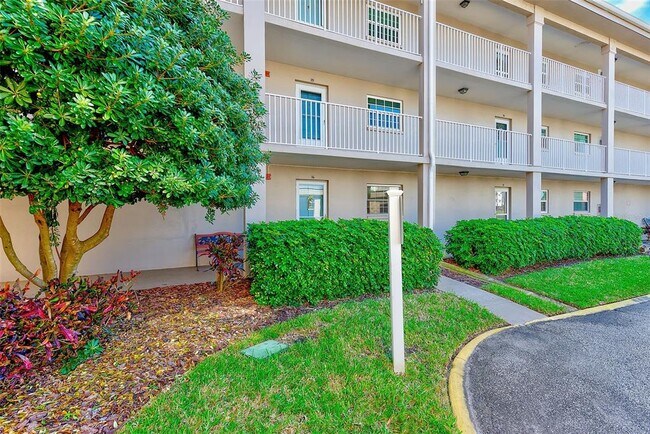 Photo - 10215 Regal Dr Unidad 16