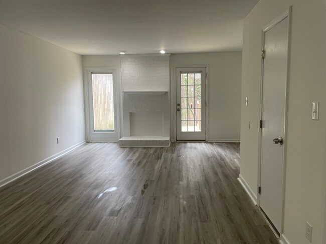 Photo - 6909 Glendower Rd