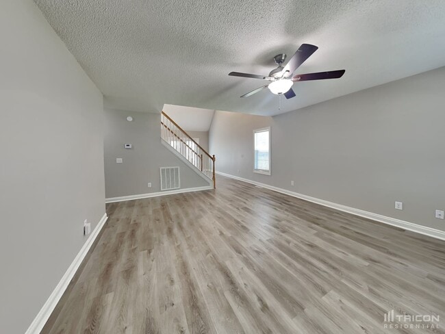 Photo - 5204 Halverson Ct