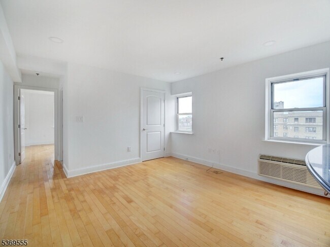 Photo - 70 S Munn Ave Unidad 711