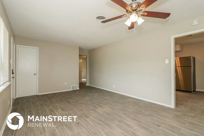 Photo - 408 E Inwood Dr