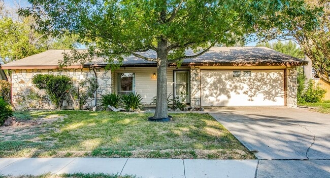 Building Photo - 12723 La Quinta St