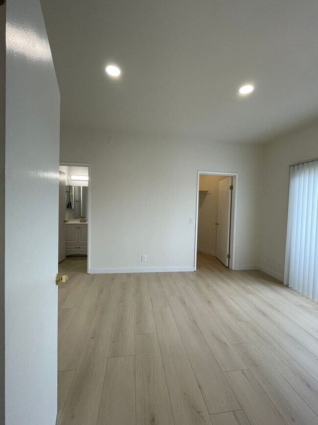 Photo - 11459 Collins St Unit 205