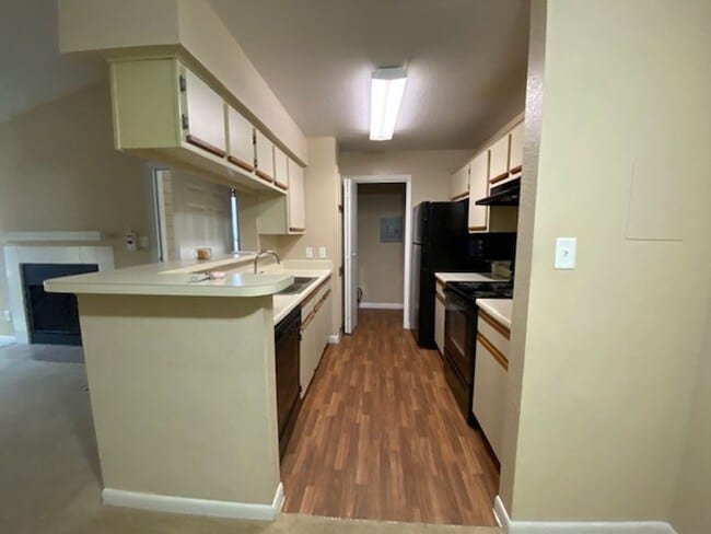 Photo - 2 BEDROOM 2 BATHROOM CONDO FOR RENT / REGE...
