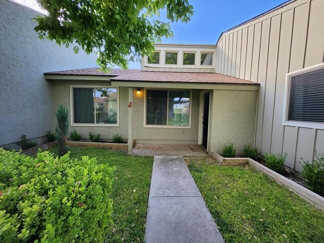 Building Photo - 1901 Leslie Dr Rental