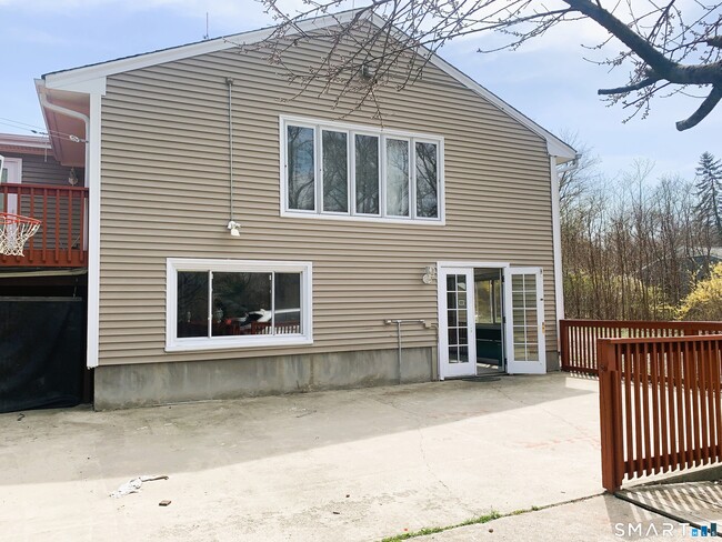 Building Photo - 15 Coral Dr