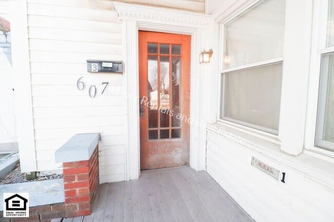 Photo - 607 W Monroe St Unit Apt 3