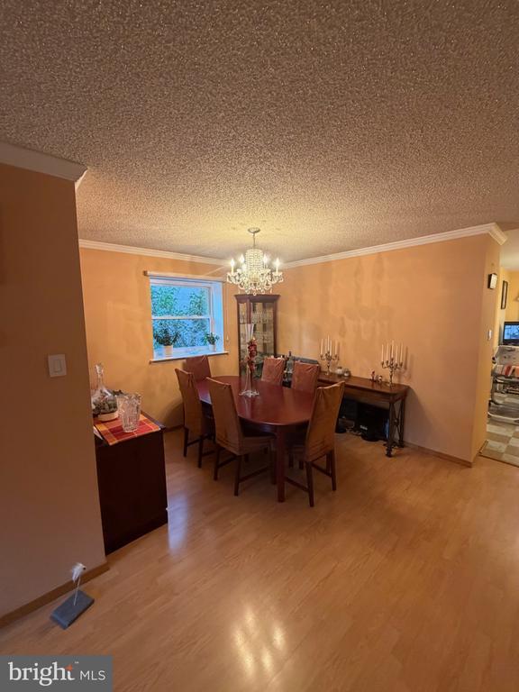 Photo - 850 Welton St