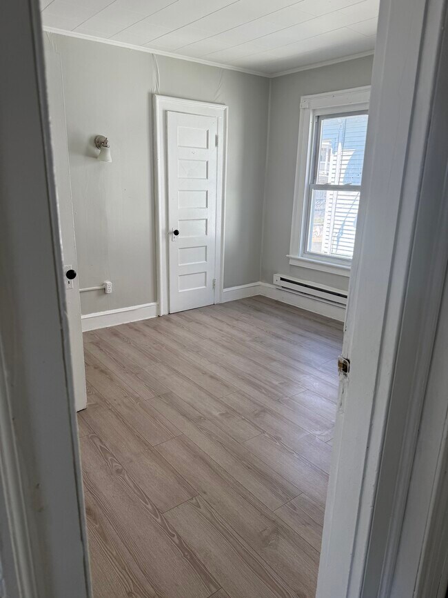 22-24 Putnam St.