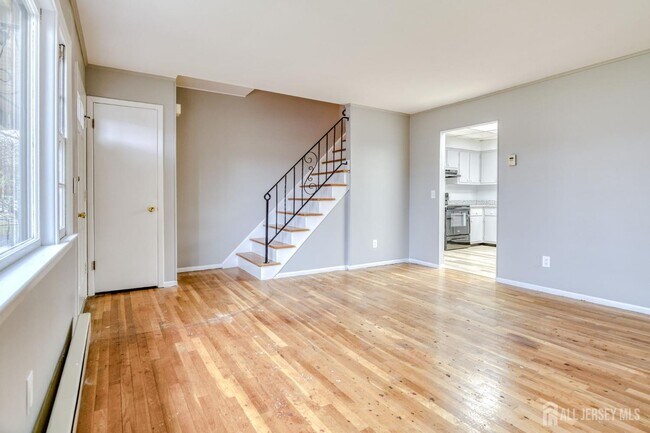 Photo - 347 Lincoln Blvd