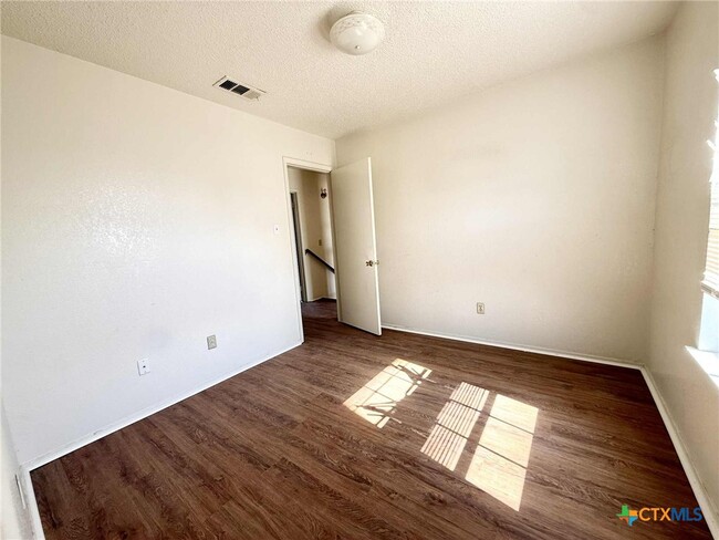 Photo - 1610 Bobby Lee Dr