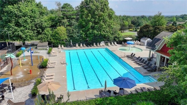 Photo - 395 Sugarberry Ln