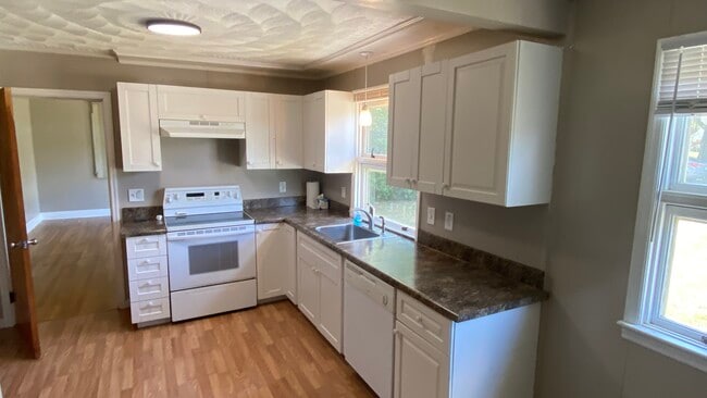 Photo - 307 Ardmore St