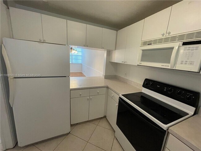 Photo - 9400 Live Oak Pl Unit 306