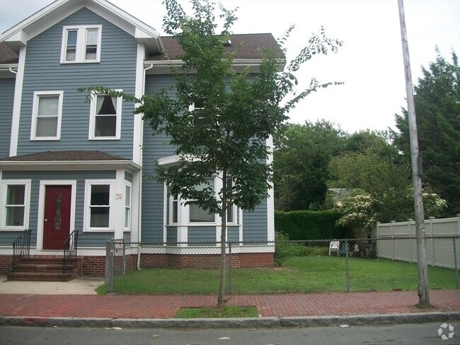 Building Photo - 32 Magazine St Unit 1 Rental