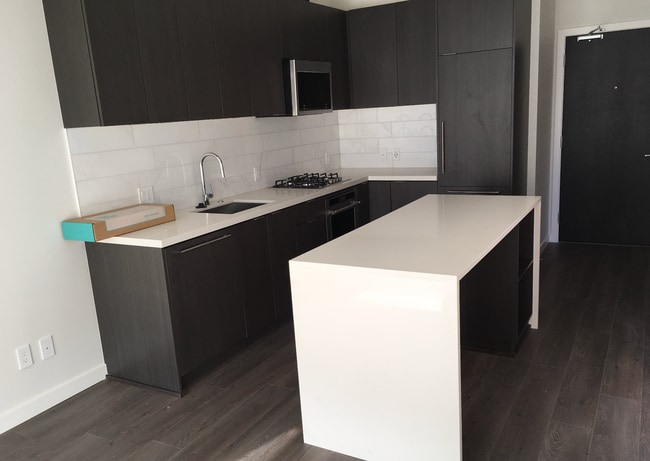Photo - 8189 Cambie St