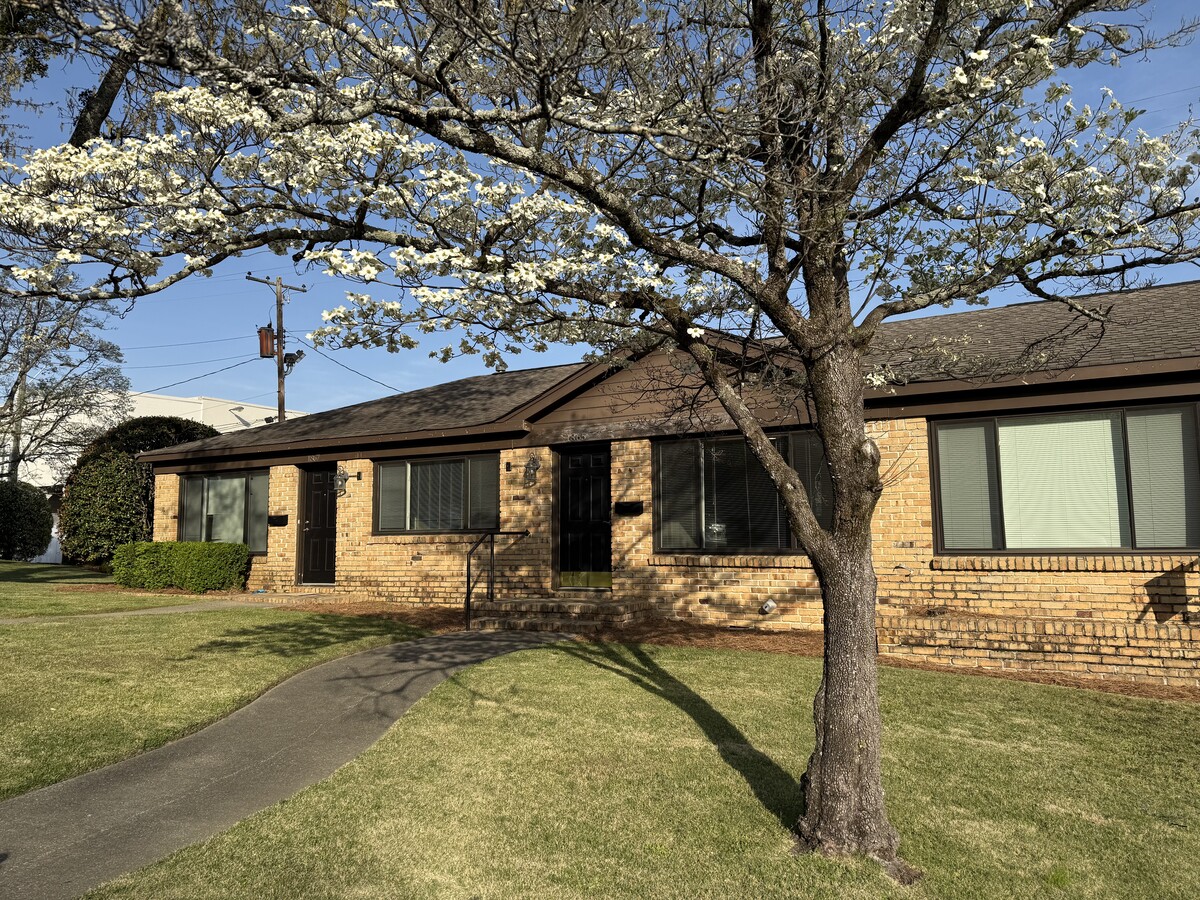Photo - 1877 Montclaire Ln Apartment Unit 1877