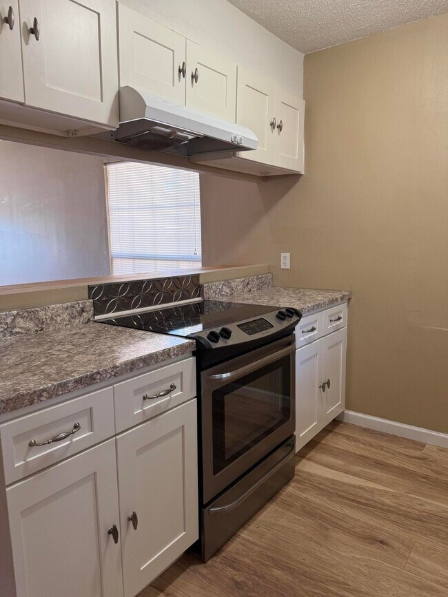 Photo - 607 W Sunset Blvd