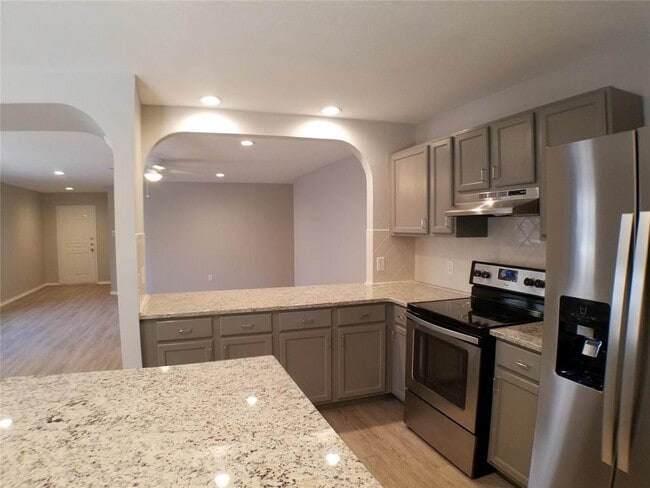 11208 Blairview Ln