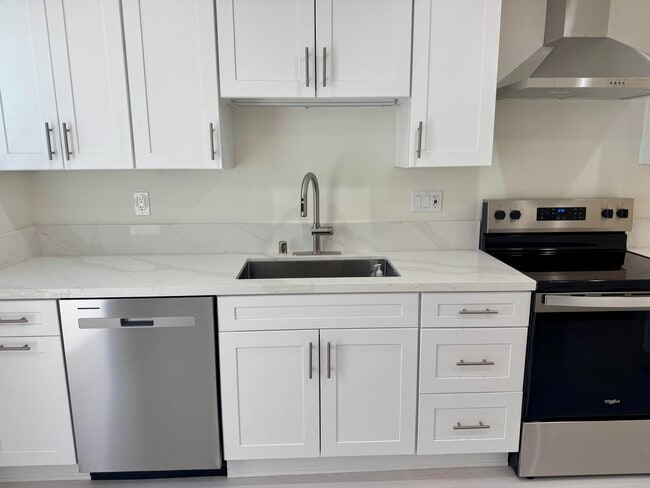 Photo - 47965 Oasis Ct