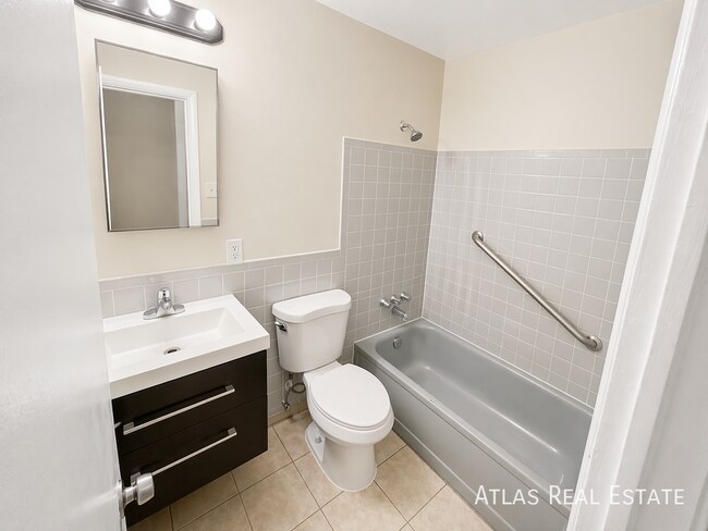 Photo - 1755 Chester St Unit 2