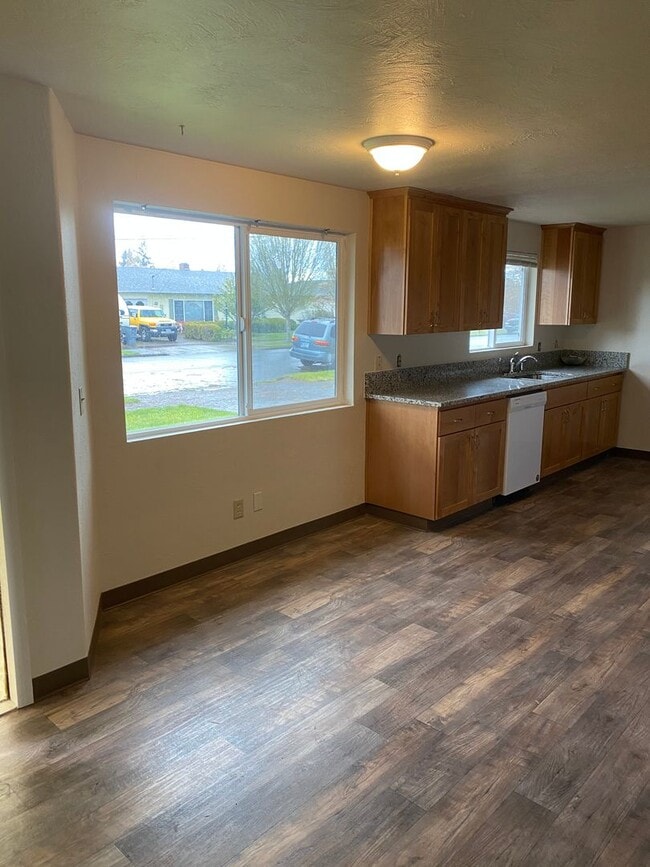 Photo - Spectacular 3 Bedrooms, 1 Bathroom House N...