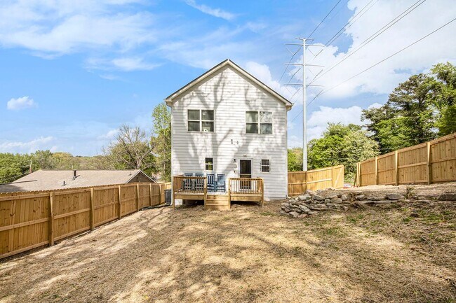 260 Aurora Ave NW