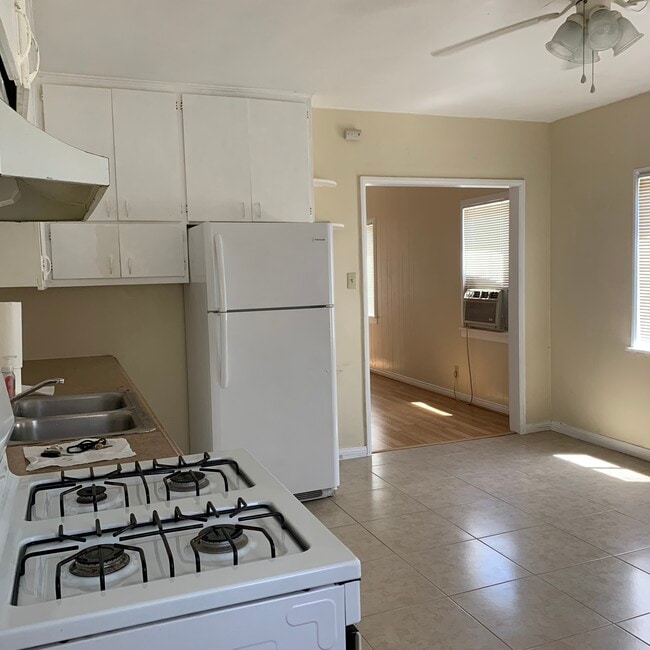 Photo - 14116 Sylvan St