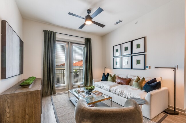 Photo - Jefferson Ridglea Village