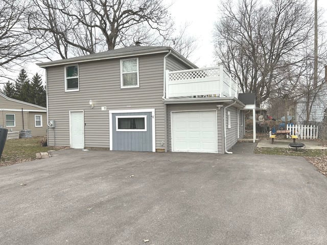 Building Photo - 2604 Fair Oak Ln Unit B