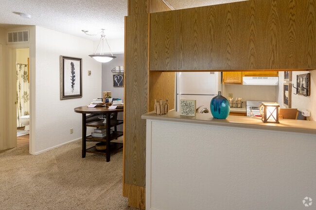 1BR, 1BA - 650 SF