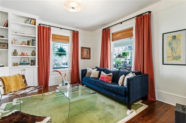 Photo - 95 Vannoy St SE