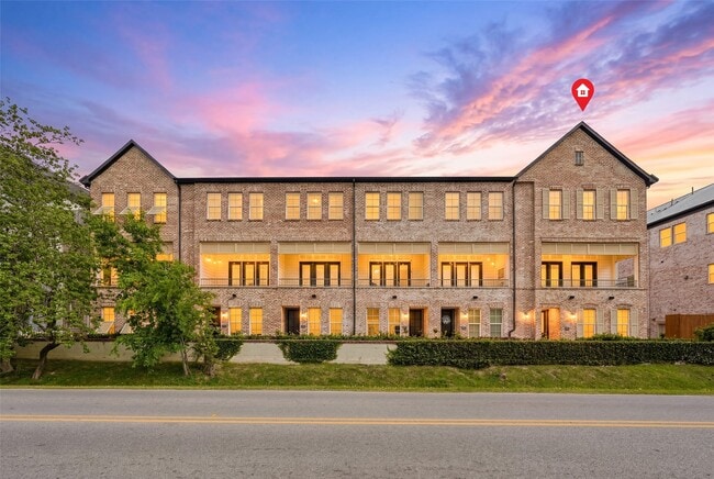Photo - 8612 Emnora Ln