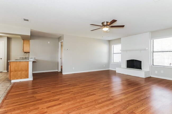 Photo - 3713 Longstraw Dr