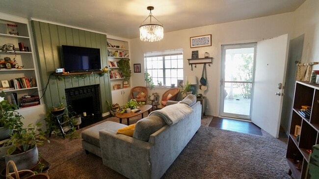 Photo - 228 NW 25th St