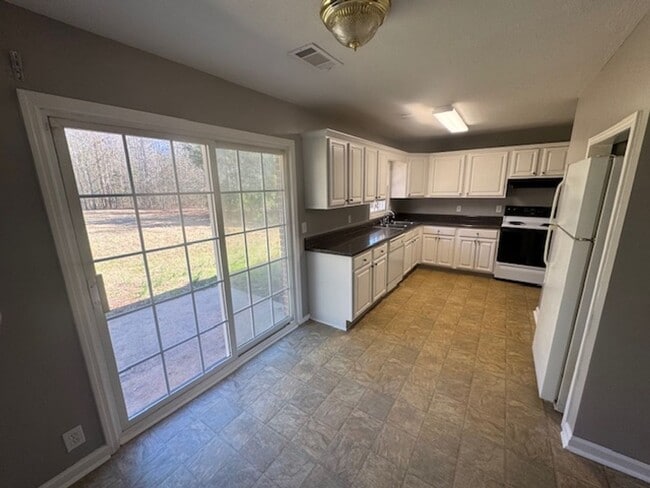 Photo - 1858 Cannonville Rd