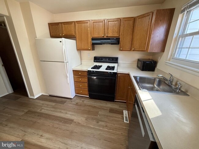 Photo - 34 King Charles Cir