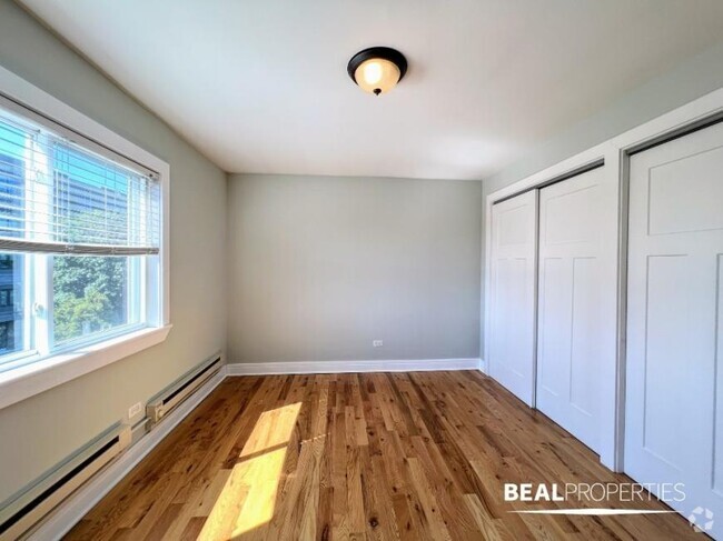 Building Photo - 1 bedroom in HIGHLAND PARK IL 60035 Unit 301 Rental