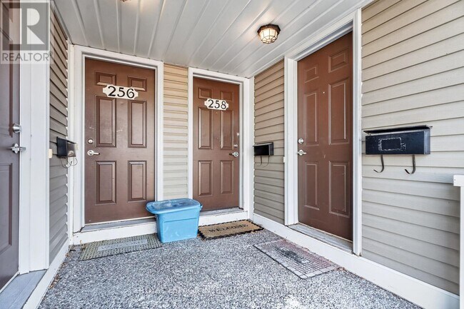 Photo - 258 Chapman Mills Dr