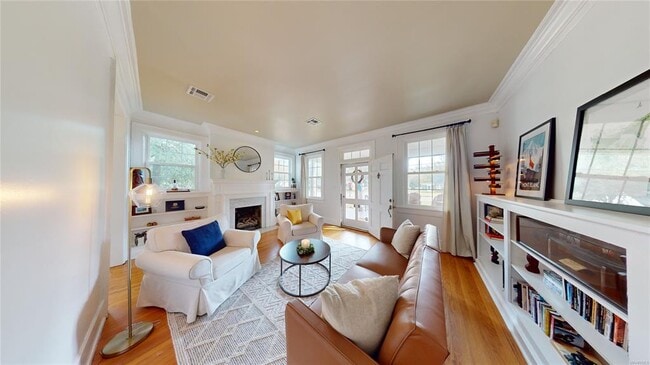 Photo - 3302 Cloverdale Rd