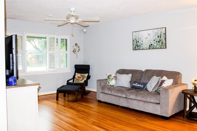 Photo - 8910 Greiner Dr