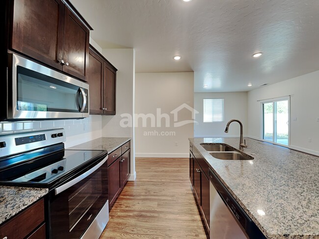 Photo - 1854 N Oconner Ave