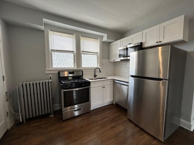 Building Photo - 2 bedroom in Chicago IL 60641 Unit 2