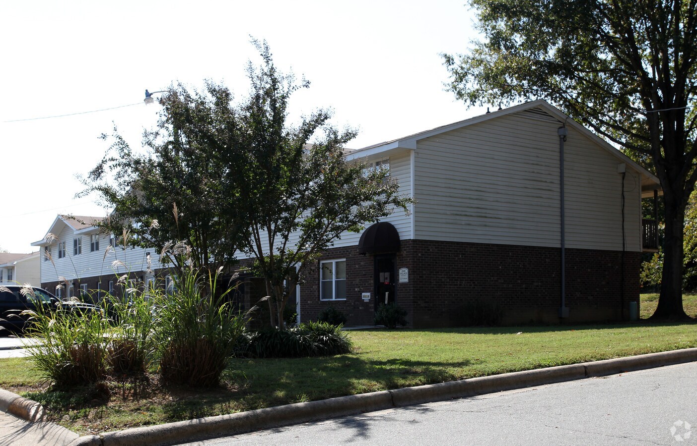 Oak Village Apartments - Oak Village Apartments