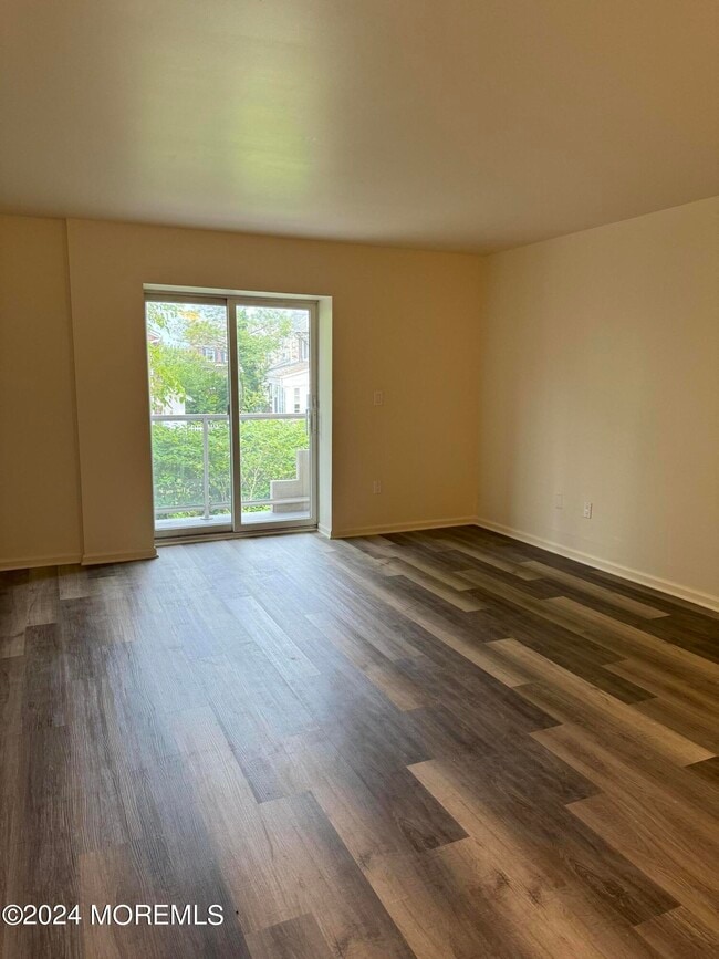 109 2nd Ave Unit E