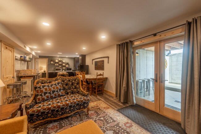 Photo - 145 Sunset Dr Unit B